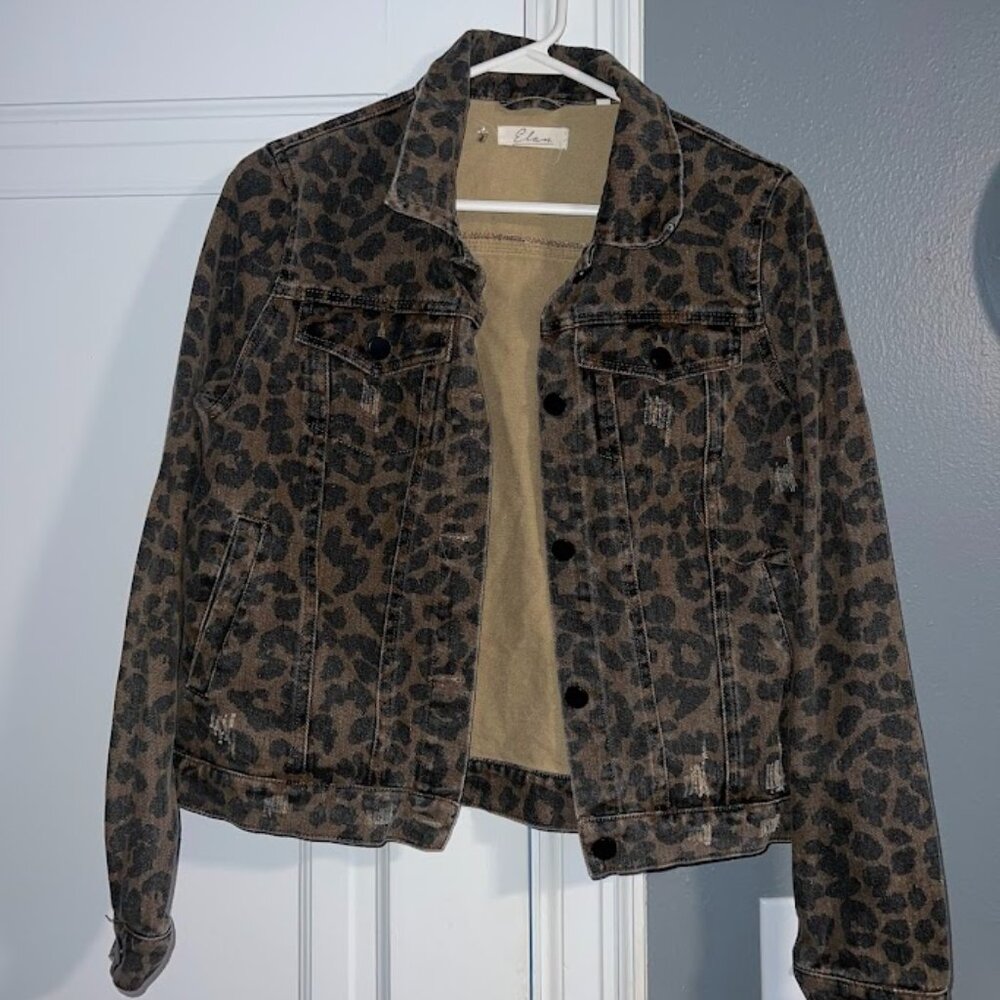 Jean jacket - cheetah color.